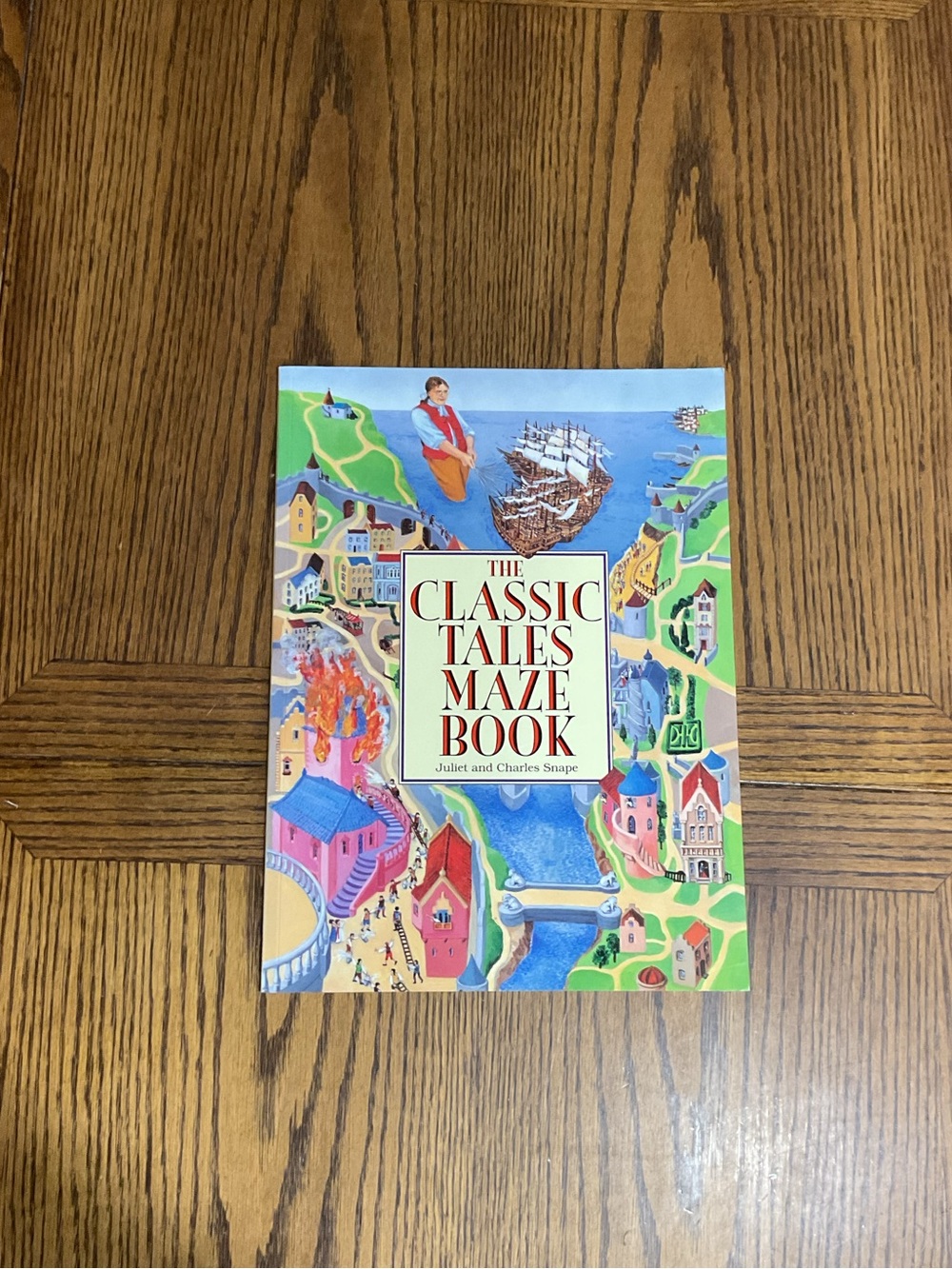 The Classic Tales Maze Book - Colorful Illustrated Paperback